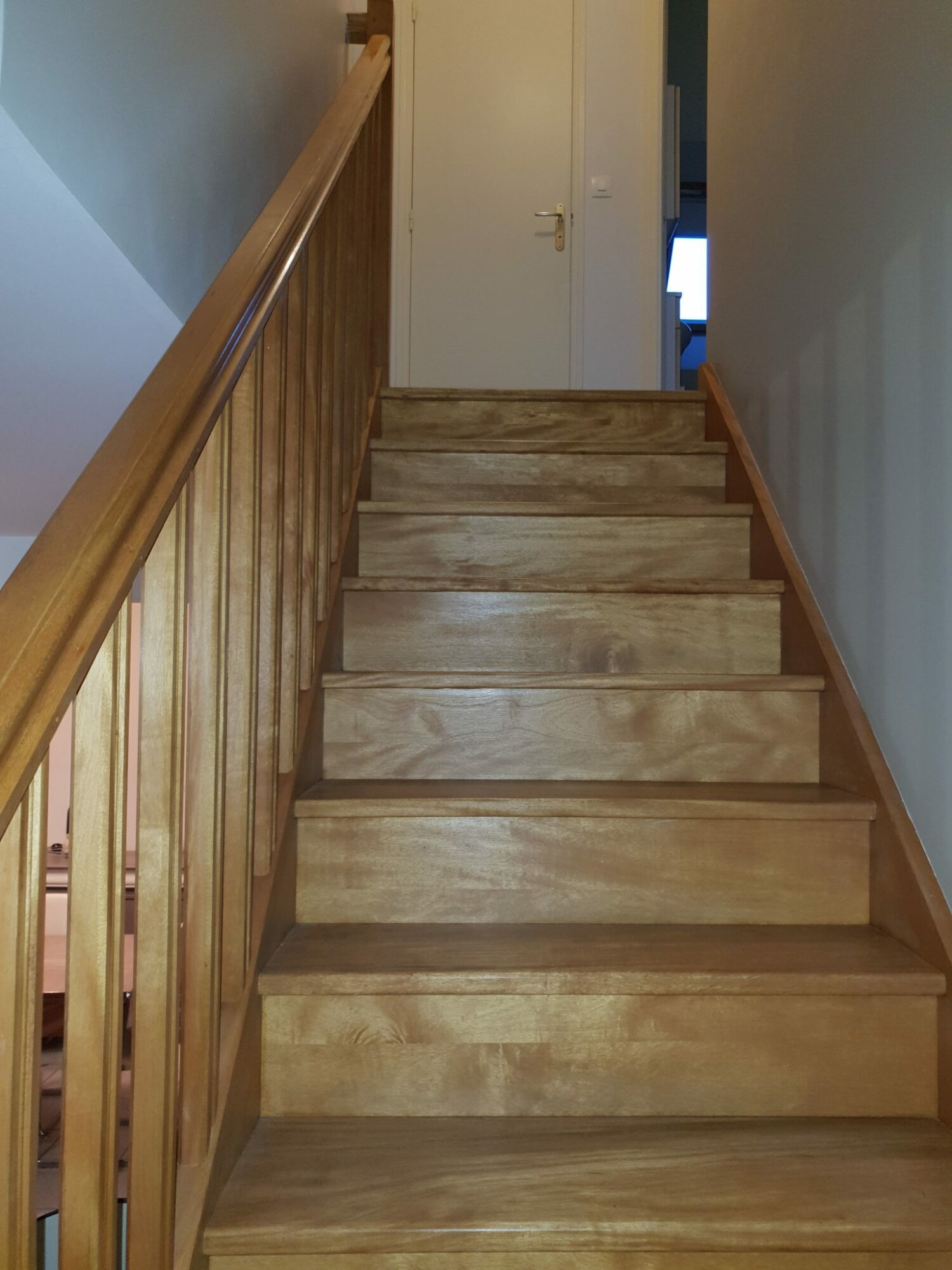 Remplacement des marches d'un escalier - Menuiserie intérieure - Menuiserie Hochet
